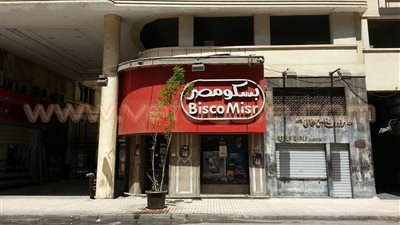 بالصور.. زراعة 200 شجرة بشارعي طلعت حرب وقصر النيل