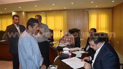 معونات بالجملة من محافظ الفيوم للمواطنين