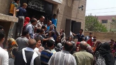 التحفظ على نجلي وشقيق «مستريحة الشرقية» بعد سرقتها أموال البريد