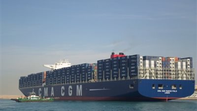 41 سفينة تعبر قناة السويس بحمولة 2.4 مليون طن