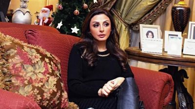 أنغام ناعية أحمد زويل: «عالم جليل»