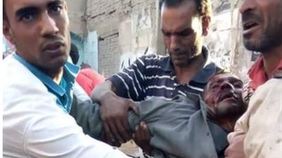 خفير يقتحم مطعما بسيارته في الإسماعيلية ويصيب 6 أشخاص