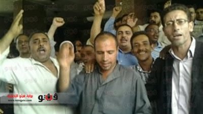 المعتصمون أمام محافظة الشرقية ينتظرون 