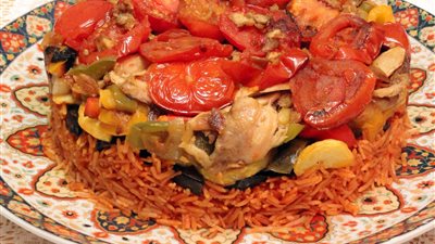 طريقة جديدة لعمل مقلوبة اللحم مع الأرز الأحمر