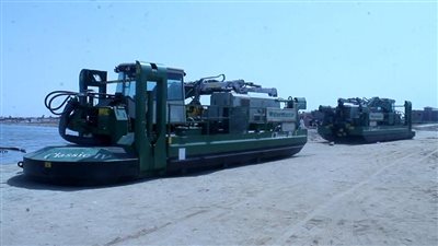 غدا.. انزال كركات لتطهير قاع بحيرة قارون