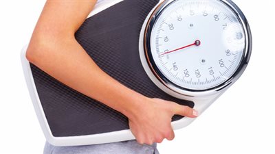 «استشاري سمنة» تقدم برنامجا للحصول على وزن مثالي