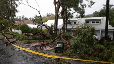 عواصف تقطع الكهرباء عن 13 ألف منزل وتغلق مطارات أستراليا