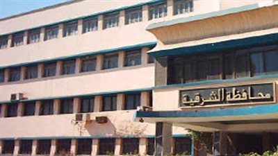 وقفة أمام ديوان الشرقية اعتراضا على تعيين 