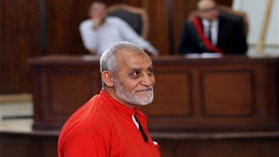 تأجيل محاكمة بديع و36 آخرين بـ«غرفة عمليات رابعة» لـ25 سبتمبر