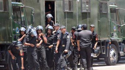 استنفار بمعسكرات الأمن المركزى في القاهرة والجيزة لحصار اعتصامي الإخوان