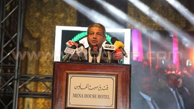 وزير الرياضة يعطي إشارة بدء البطولة العربية الثانية عشرة للرماية