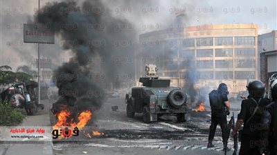 كر وفر بين قوات الشرطة وأنصار المعزول بـ