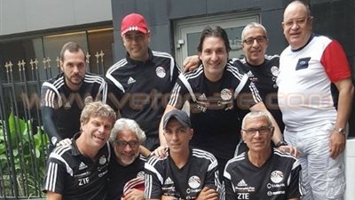 بالصور.. كوبر وجهازه المعاون قبل ساعات من موقعة الكونغو