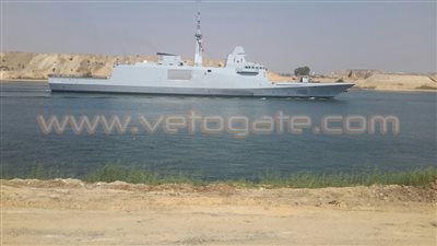 بالصور.. الفرقاطة «تحيا مصر» و«الميسترال» تصلان قناة السويس