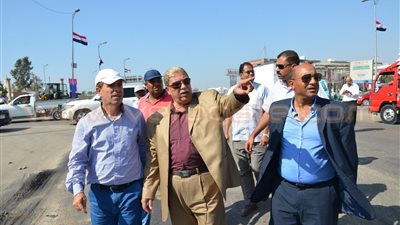 محافظ الإسماعيلية يتابع أعمال تطوير وتجميل الطرق والمحاور الرئيسية