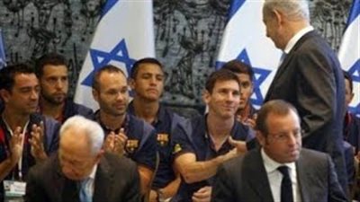 بالفيديو والصور.. العرب وإسرائيل في عيون النجوم.. «ميسي» يتبرع بمليون دولار لدولة الاحتلال ويكتفي بحذائه لفقراء مصر.. ورونالدو يقدم «الحذاء الذهبي» لأطفال فلسطين وقميصه لتل أبيب