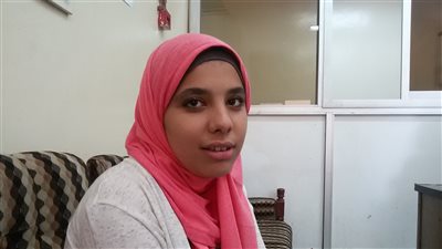 بالفيديو.. منة الله الحجازي.. أصغر مدربة تنمية بشرية بقنا «تقرير»