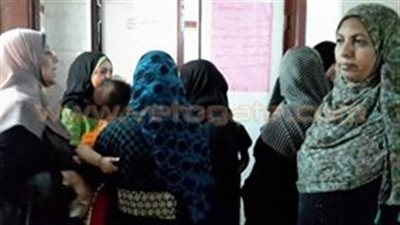 بالصور.. قافلة طبية للتوعية بالصحة الإنجابية في قنا