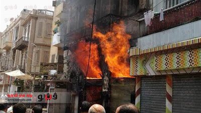 الإخوان يشعلون النيران بمحال الأقباط بالمنيا