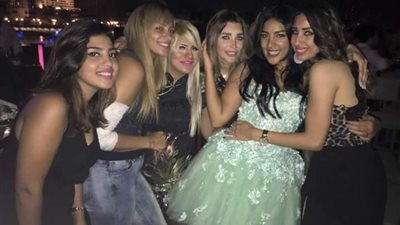 بالصور.. «سارة نخلة» تحتفل بعيد ميلاد صديقتها «نرمين ماهر»