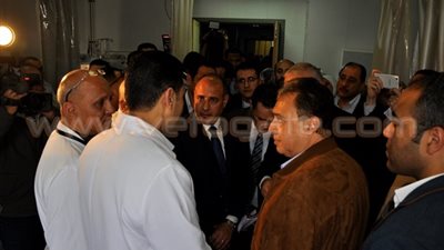 بالصور.. وزير الصحة يدعم مستشفى إيتاي البارود بجهاز منظار