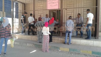 بالصور.. طلاب الدبلومات الفنية يستخرجون بطاقات الترشيح