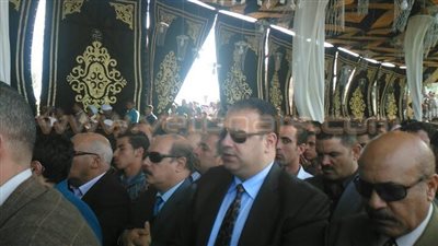 بالصور.. محافظ الفيوم يشارك في جنازة ضحايا حادث الأردن