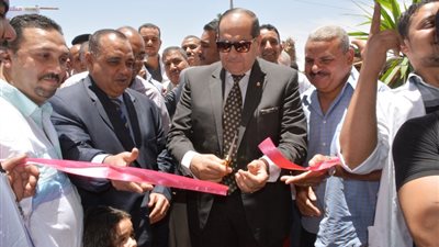 محافظ سوهاج يفتتح معرضا لبيع المواد الغذائية بجرجا