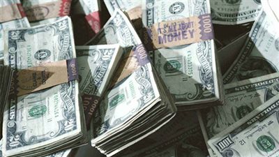 استقرار أسعار العملات الأجنبية.. والدولار يسجل 888 قرشا