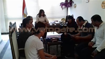 وزيرة الهجرة تستقبل أسرة الشاب المتوفى بألمانيا