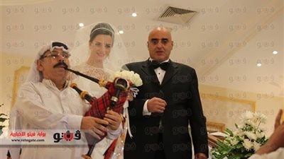 بالصور.. لافتات «السيسي» تغزو حفل زفاف «أمير عزمي»