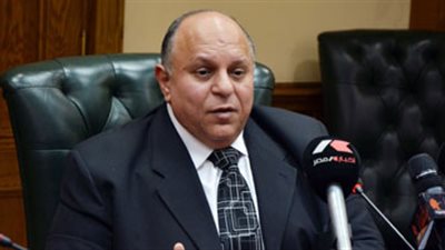 «وزير التنمية الأسبق»: قانون العاملين القديم أشد قسوة على الموظف