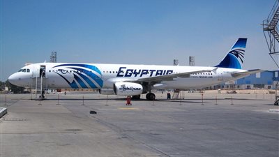 مصر للطيران: الطائرة المختطفة تحمل 55 راكبا و7 أطقم ركاب وفرد أمن