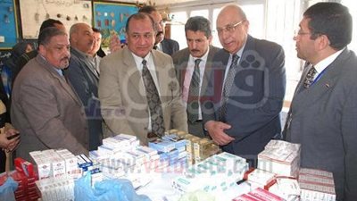 محافظ الغربية يشارك فى القافلة الطبية البيئية بالسنطة