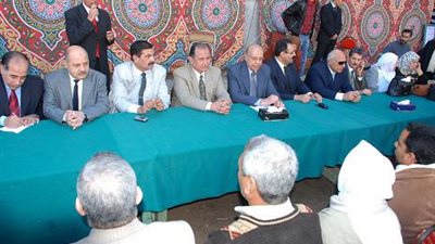 مكتب بريد ووسيلة نقل داخلية لمنية طوخ بالغربية