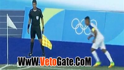 بالفيديو.. خطأ حارس الجزائر يتسبب في الهدف الثاني للهندوراس