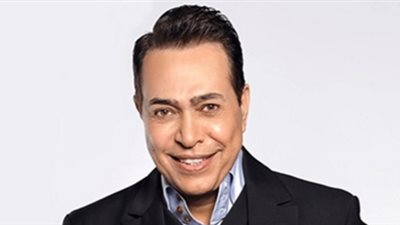 حكيم ونهال عنبر يغادران مطار القاهرة إلى دبي