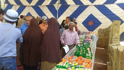 افتتاح معرض لبيع السلع الغذائية بمنشأة أبوعمر بالشرقية