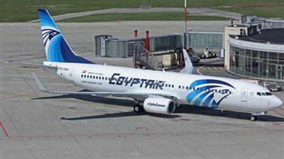 مصر للطيران تخصص رقمًا مجانيًا لذوي ركاب الطائرة المختطفة