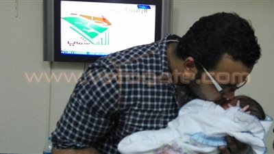 بالصور.. «بوتين» أول طفل مصري يحمل اسم الرئيس الروسي