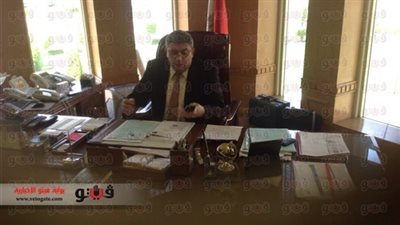 رئيس المصرية للمطارات يقطع زيارته للأقصر لمتابعة اختطاف الطائرة