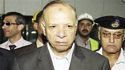 محافظ القاهرة يتسلم 5 سيارات قلاب لدعم منظومة النظافة بمصر الجديدة