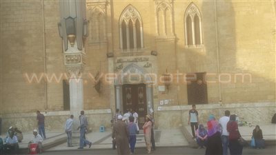 قوات الأمن تغلق مسجد الحسين في ذكرى عاشوراء