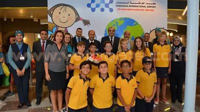 بالصور.. مطار الغردقة الدولي يحتفل باليوم العالمي للطفل