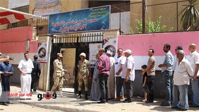 بالفيديو والصور.. امتداد طوابير الناخبين أمام مدرسة عين شمس