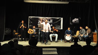 بالصور.. أحمد البربري يشدو بابتهالات «طوبار» في ساقية الصاوي