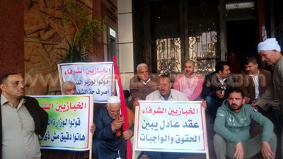 أصحاب المخابز يتظاهرون أمام الغرفة التجارية بالقاهرة