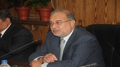 رئيس الوزراء يغادر غرفة عمليات الطيران بعد إطلاق سراح الركاب