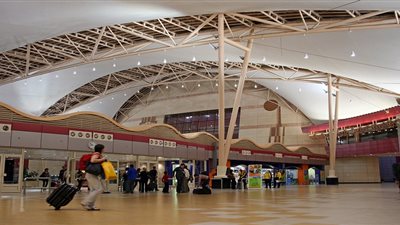 وصول 1680 سائحا على متن 14 رحلة جوية بمطار شرم الشيخ