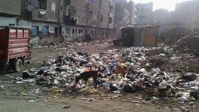 إحالة مسئولين بقطاع النظافة بنبروه للتحقيق لتقصيرهم في العمل